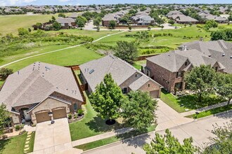 12736 Connemara Ln in Fort Worth, TX - Foto de edificio - Building Photo