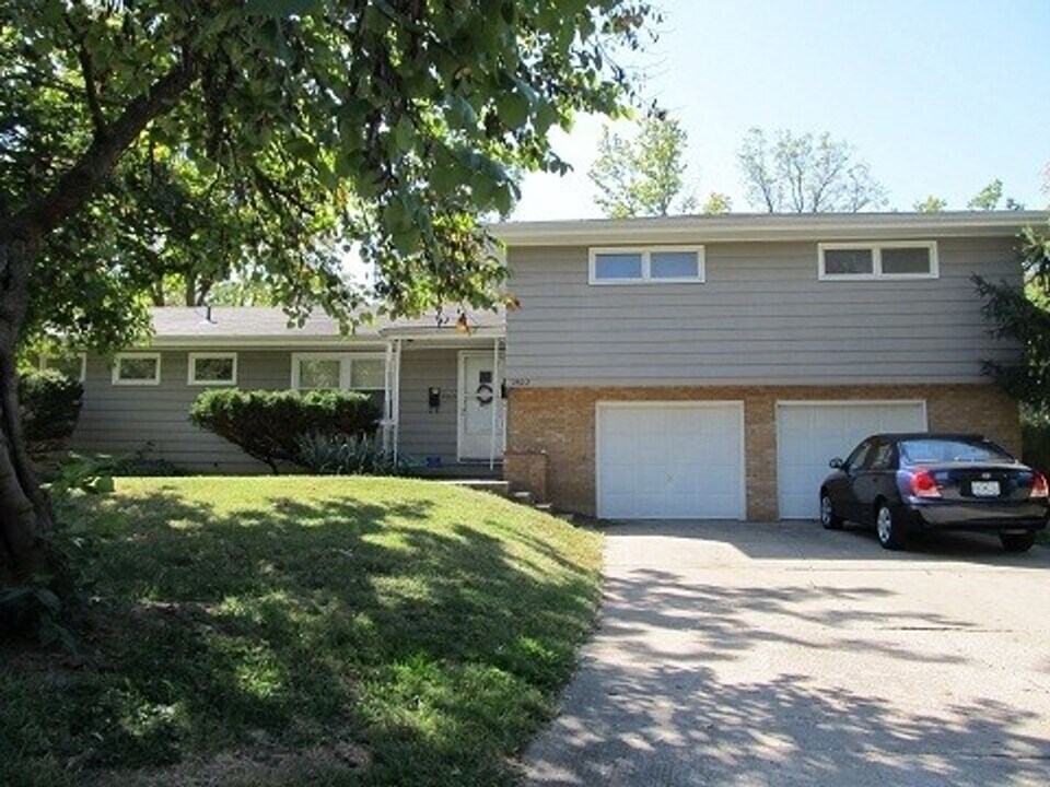 2600 Braemore Rd in Columbia, MO - Building Photo