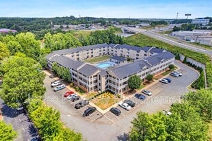 305 Country Club Dr NE in Concord, NC - Building Photo