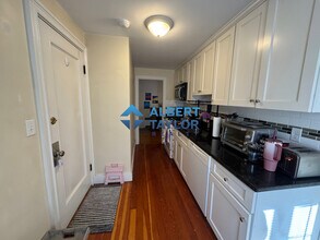 14 Mount Ida St, Unit 6 in Newton, MA - Building Photo - Building Photo