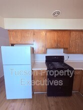 8914 S Nogales Hwy in Tucson, AZ - Building Photo - Building Photo