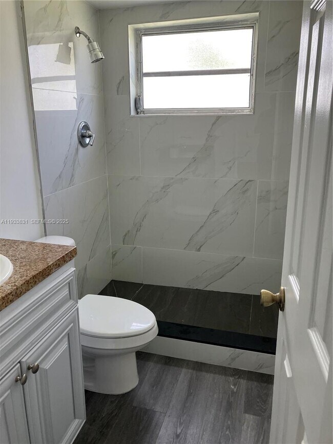 7256 SW 94th Pl in Miami, FL - Building Photo - Building Photo