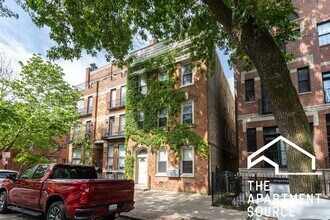 906 N Wood St in Chicago, IL - Building Photo - Building Photo