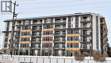 101 Golden Eagle Rd in Waterloo, ON - Building Photo - Building Photo