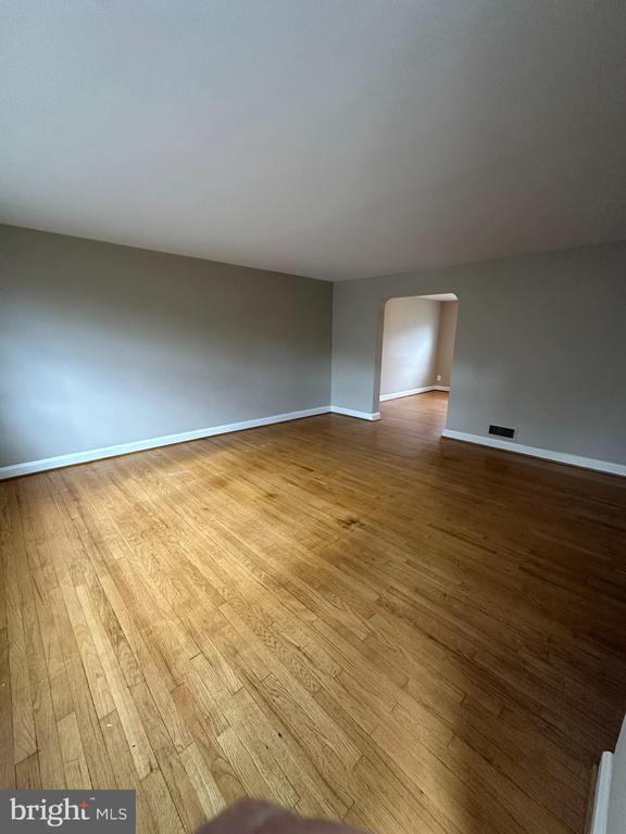 property at 1530 Cottage Ln