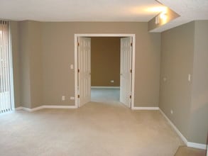 511 Aurora Ave, Unit 515 in Naperville, IL - Building Photo - Building Photo