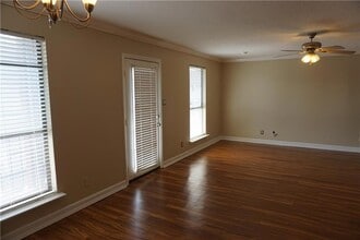 1444 Carrollton Ave, Unit 203 in Metairie, LA - Building Photo - Building Photo