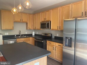 654 Luthardt Rd in Middle River, MD - Building Photo - Building Photo