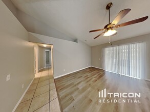 12116 Dawn Vista Dr in Riverview, FL - Foto de edificio - Building Photo