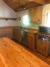 1506 Emerald Dr, Unit Studio Apartment w garage in Hartford, WI - Building Photo - Building Photo