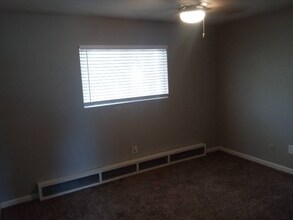 4050 Airport Rd in Colorado Springs, CO - Foto de edificio - Building Photo