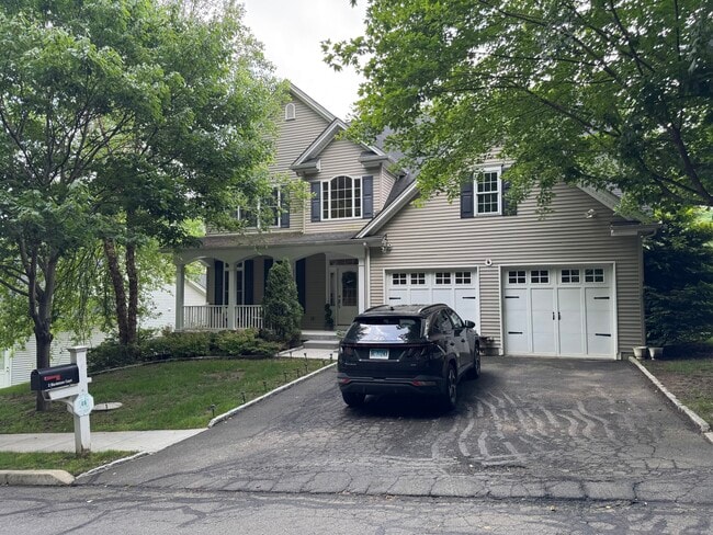 2 Blackstone Ct