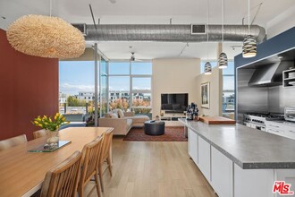 4080 Glencoe Ave in Marina Del Rey, CA - Building Photo - Building Photo