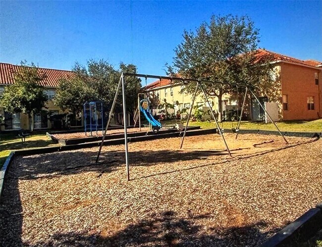 2651 Andros Ln in Kissimmee, FL - Building Photo - Building Photo