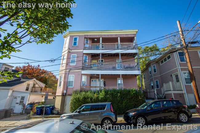 8 Belmont St, Unit 6 Belmont St #3 in Somerville, MA - Foto de edificio - Building Photo