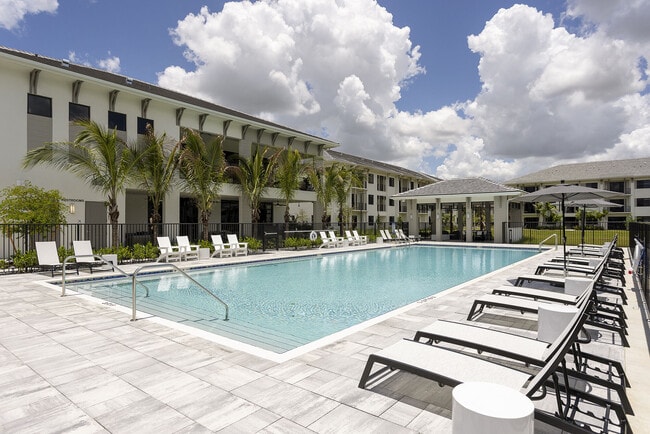 Reva in Ft. Myers, FL - Building Photo - Building Photo