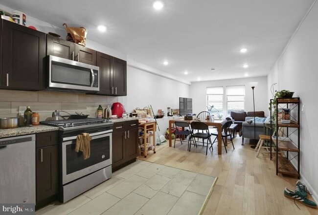 property at 1431 Poplar St