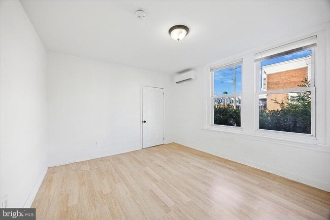 5759 Pine St in Philadelphia, PA - Building Photo - Building Photo