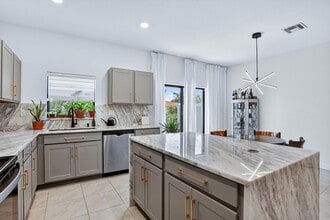 950 NW 3rd Terrace in Pompano Beach, FL - Building Photo - Building Photo
