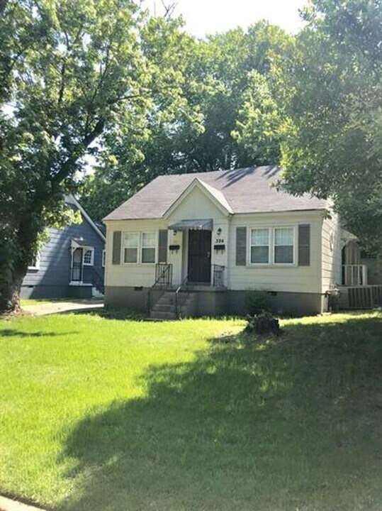 394 S Fenwick Rd in Memphis, TN - Building Photo