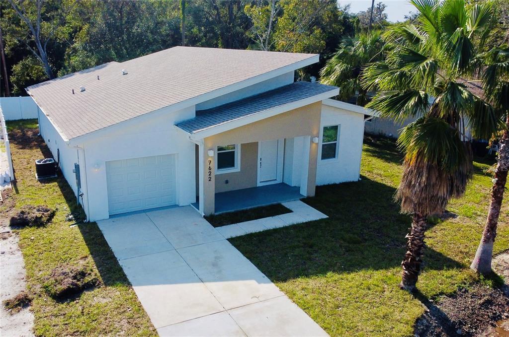 7622 Cypress Dr in New Port Richey, FL - Building Photo