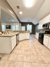 8122 Dune Brook Dr in Houston, TX - Building Photo - Building Photo