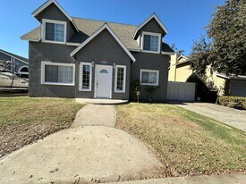 1805 Chesapeake Ave in Modesto, CA - Building Photo