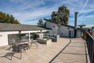 809 Warren Ave, Unit B in Los Angeles, CA - Building Photo - Building Photo