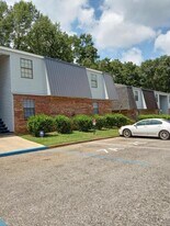 300 Apache Dr in Enterprise, AL - Building Photo