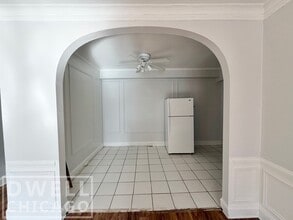 2341 N Commonwealth Ave, Unit 105 in Chicago, IL - Foto de edificio - Building Photo