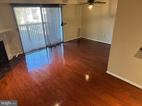 6800 Rapid Water Way in Glen Burnie, MD - Building Photo - Building Photo