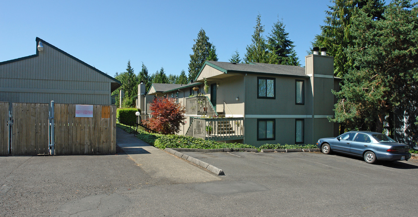 Pebble Creek Condominiums in Vancouver, WA - Foto de edificio