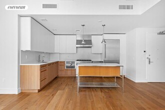 147 Hope St in Brooklyn, NY - Building Photo - Building Photo