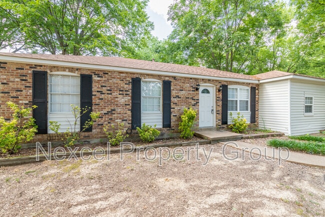 2248 Colonial Hills Dr in Southaven, MS - Building Photo - Building Photo