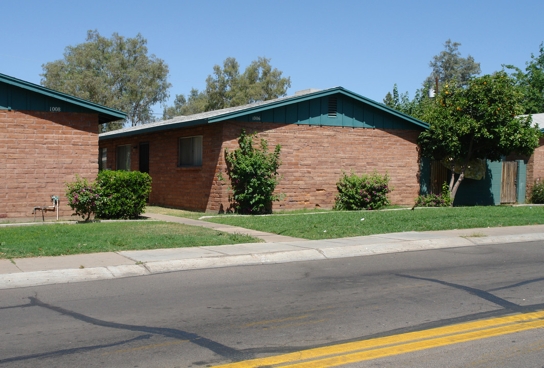 1006 S Dorsey Ln in Tempe, AZ - Building Photo