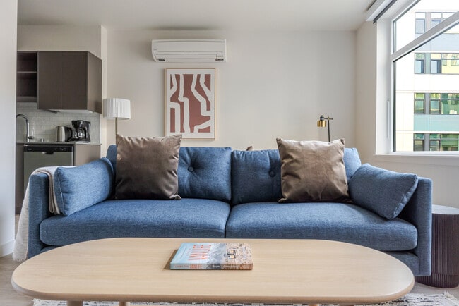 1955 129th Ave NE in Bellevue, WA - Building Photo - Building Photo