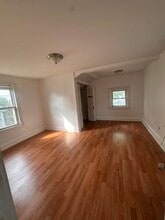 21 Elm St in West Orange, NJ - Foto de edificio - Building Photo
