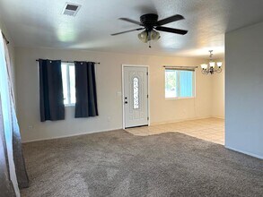 3635 Webster Dr in Anderson, CA - Building Photo - Building Photo