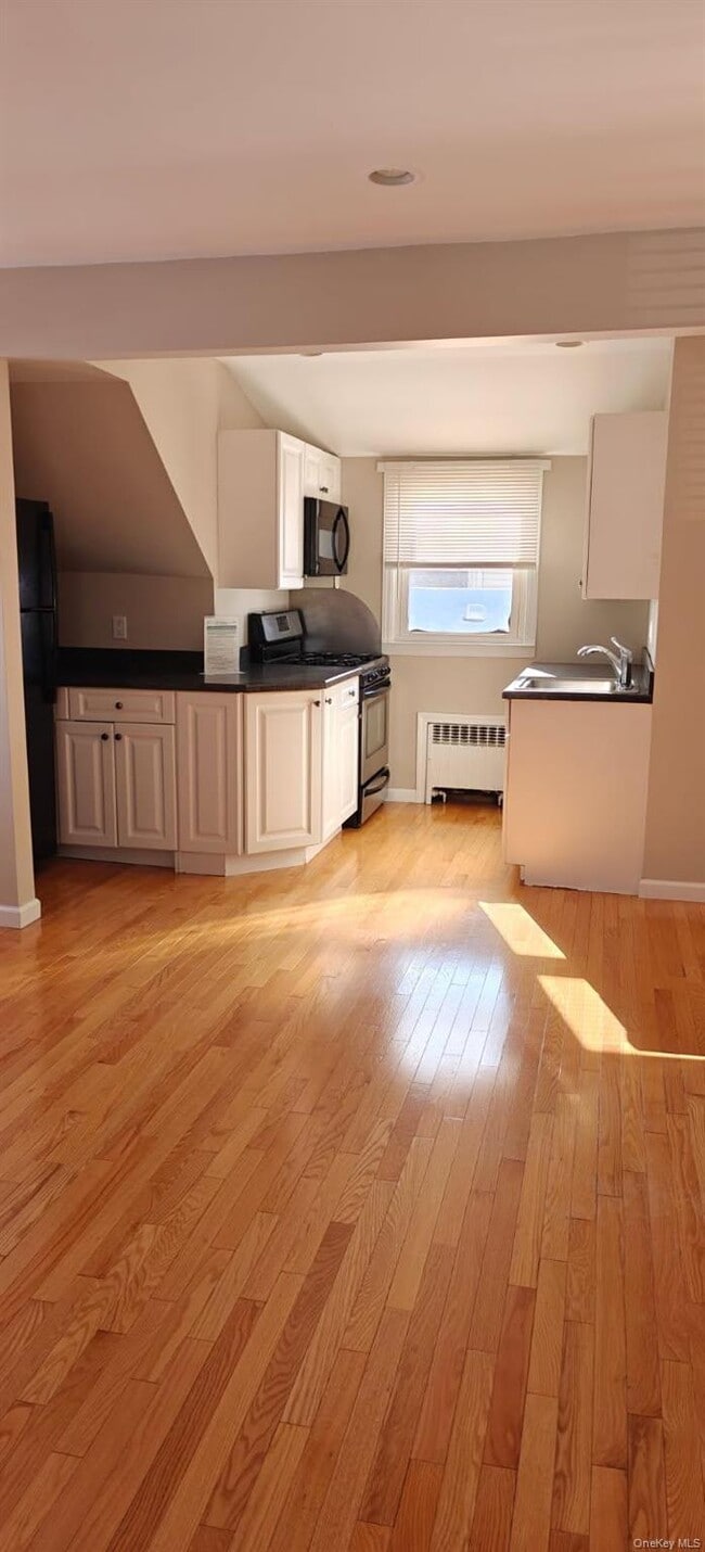 property at 28 High St