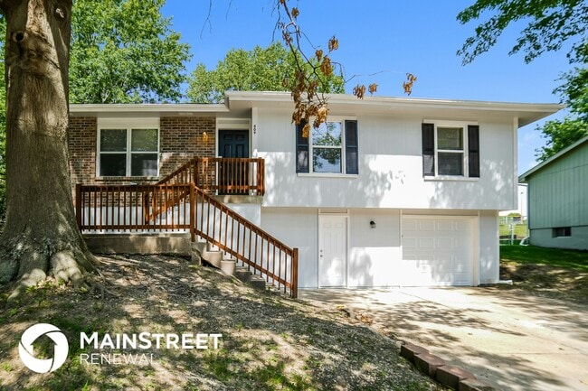 806 SE 19th St in Oak Grove, MO - Building Photo - Building Photo