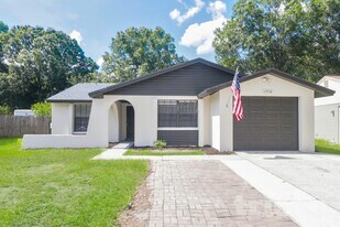 15936 Winding Dr in Tampa, FL - Building Photo