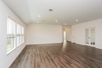 310 Pickwick Gdns Ln in Magnolia, TX - Foto de edificio - Building Photo