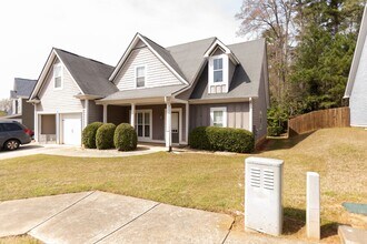 557 Edgewood Dr in Athens, GA - Building Photo - Building Photo