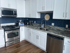 150 E Robinson St, Unit 717 in Orlando, FL - Building Photo - Building Photo