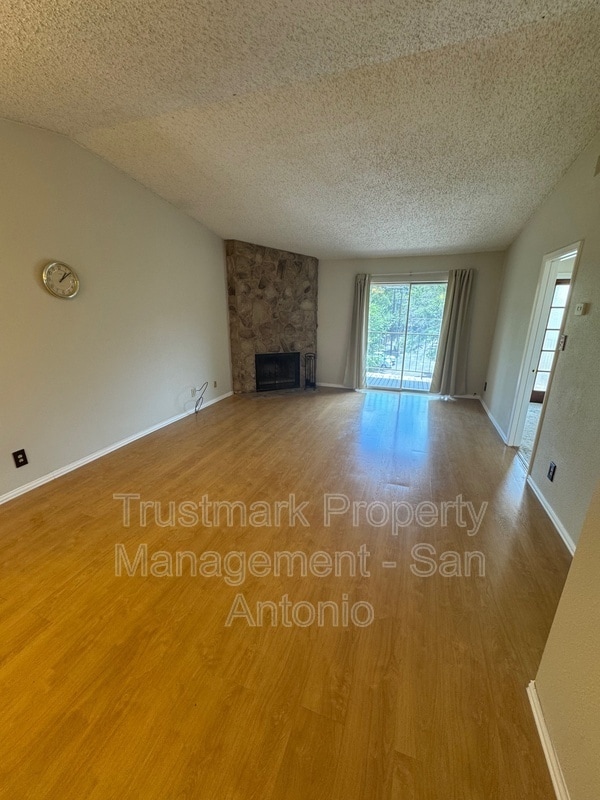 4119 Castlewood in San Antonio, TX - Building Photo - Building Photo
