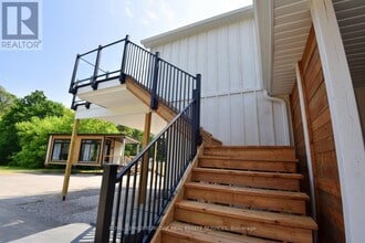 284 Wilson St E in Hamilton, ON - Building Photo - Building Photo