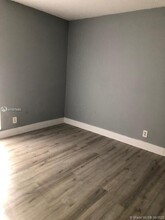 4529 Treehouse Ln-Unit -D in Tamarac, FL - Building Photo - Building Photo