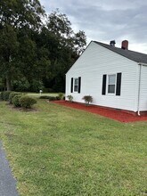 9814 Stricklands Crossroads Rd in Benson, NC - Building Photo - Building Photo