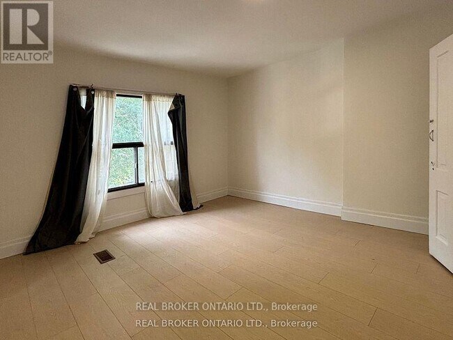 26 Carr St in Toronto, ON - Building Photo - Building Photo