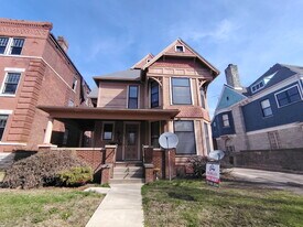 714 W Main St, Unit 3 in Muncie, IN - Building Photo